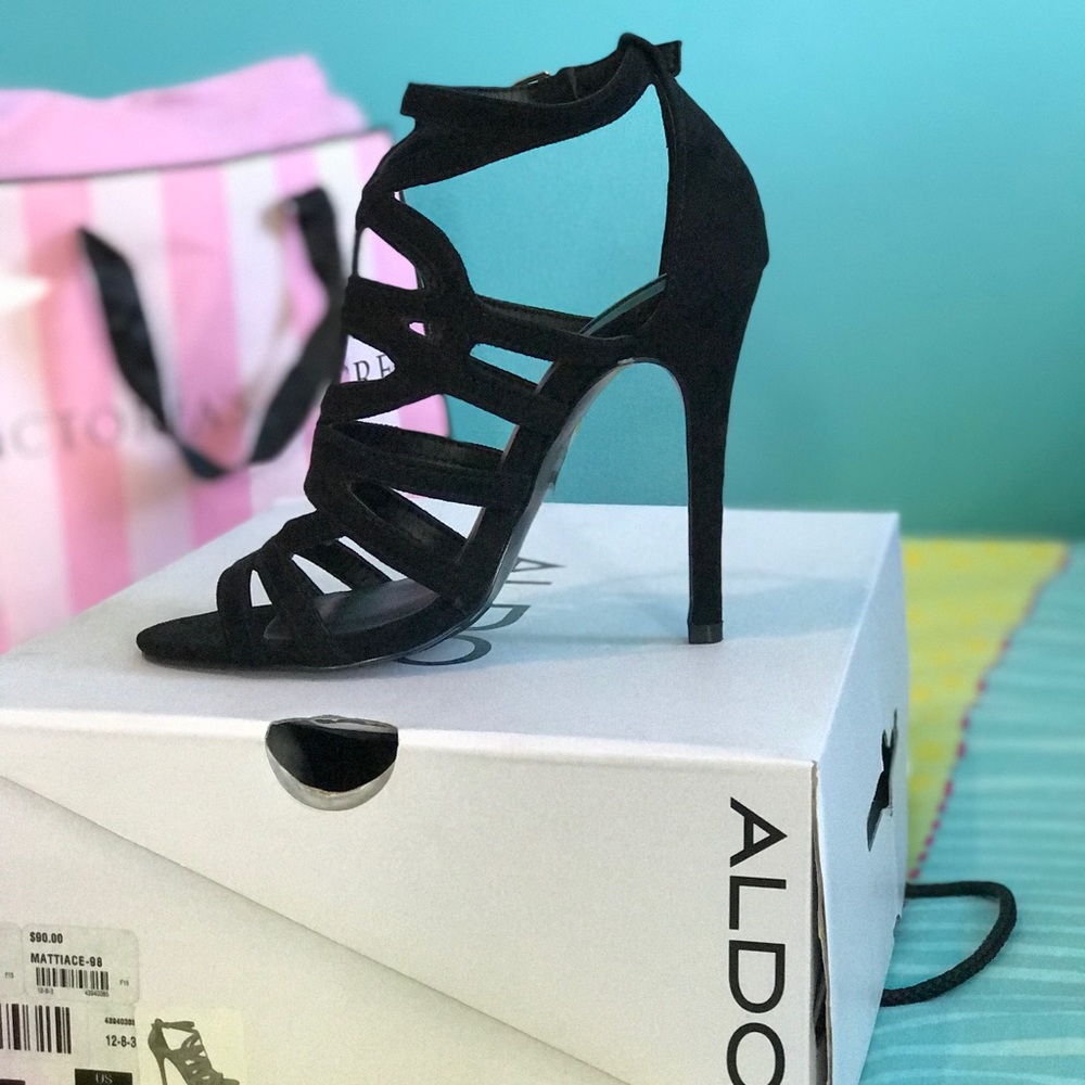 Heels - Picture 5 of 6